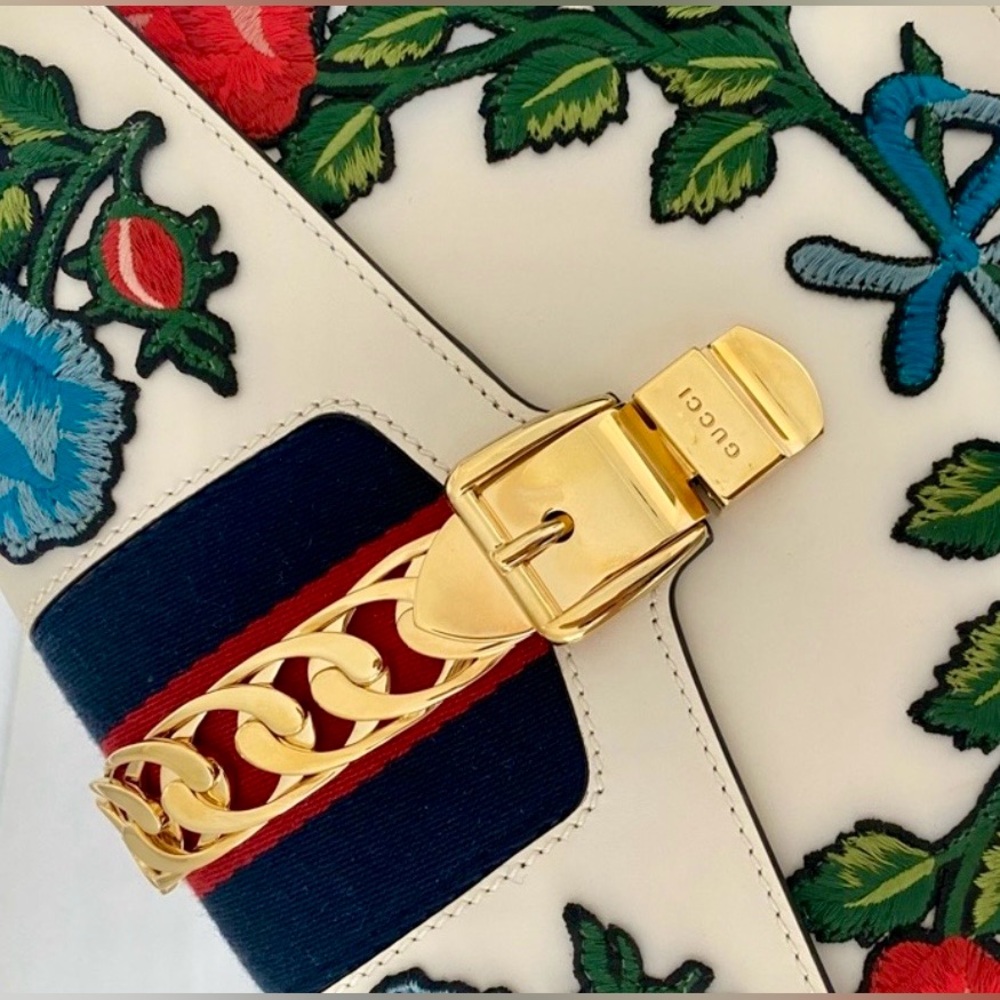 🌺💙💛 EUC GUCCI SYLIE MEDIUM FLORAL
EMBROIDERED CALFSKIN LEATHER TOP HANDLE💛💙🌺 - Picture 6 of 16
